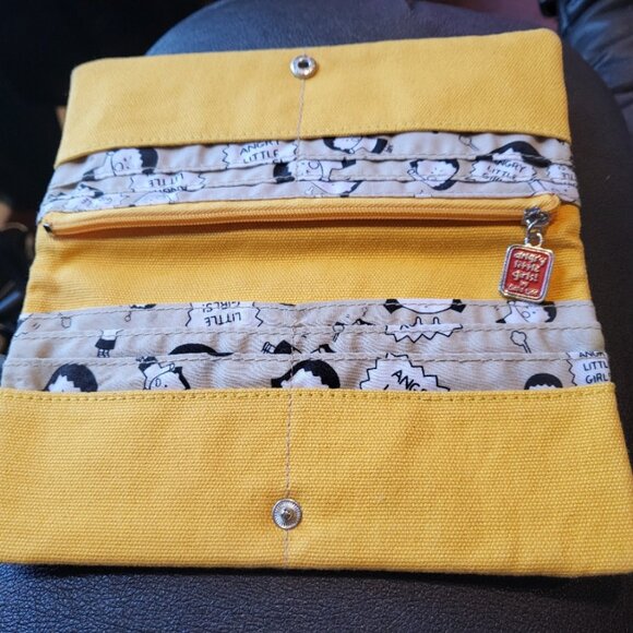 ANGRY LITTLE GIRLS Comic Wallet by Lela Lee in Yellow Sell Family - Picture 9 of 14